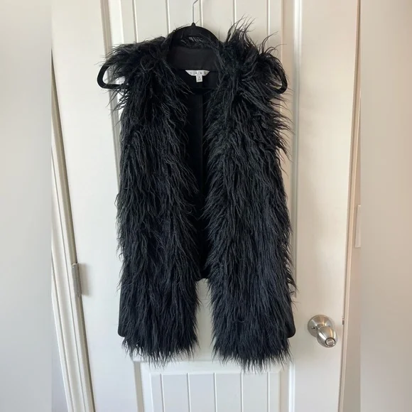 CAbi style #929 Black Infinite Faux Fur Back Vest size M - Picture 2 of 4